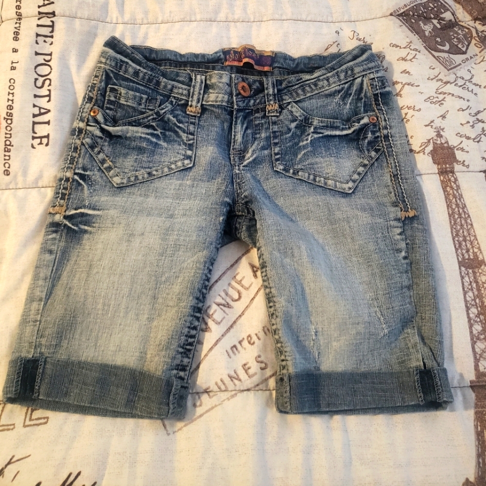 Wallflower shorts size 5